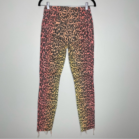 Mother High Waisted Looker Fray Jeans In Radioactive Paws Animal Print Size 25 - Picture 5 of 9